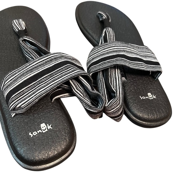 Sanuk Yoga Sling 2 Sandals Women’s Size 9 Black White Stripe Comfy Shoes - Picture 4 of 6